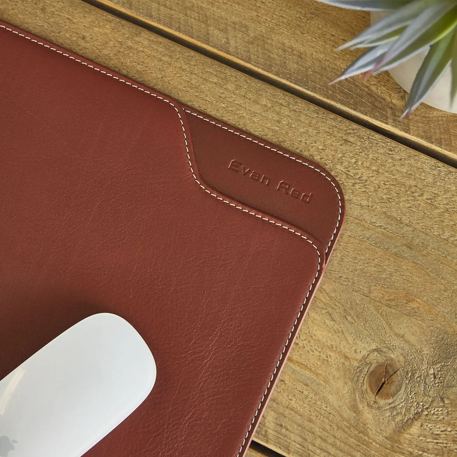 Brown Desk Mat Evan Red